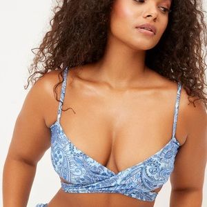 NWT Falcon Shine Wrap Bikini Top Sold-out Online